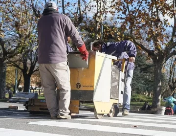 Labores en la vía pública para mantener prolija la ciudad