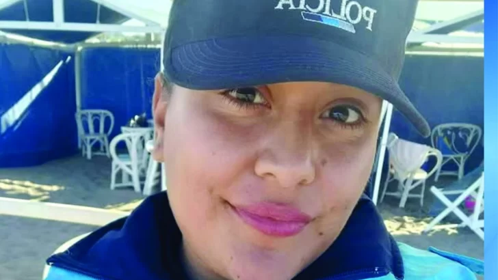 Una mujer bombero le salvo al vida a un bebé