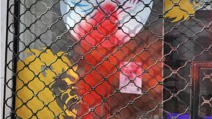 Vandalizaron el local partidaria de “La Libertad Avanza”