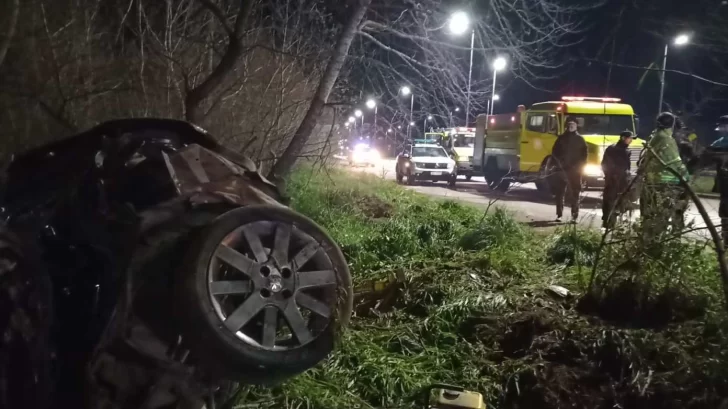 Accidente en la ruta 88: un muerto tras chocar con un poste de hormigón
