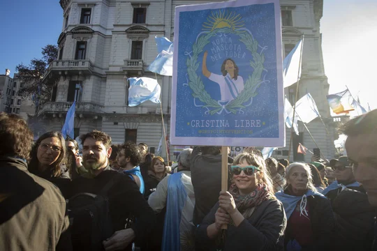 El audio grabado por Cristina Kirchner emitido en Plaza de Mayo