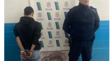 Video: conductor huye de control y amenaza tras eersecución