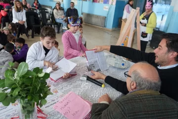 FOTO-charla-Escuela2-2-728x485
