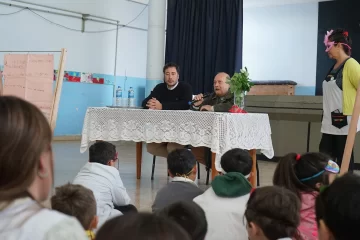 FOTO-charla-Escuela2-4-728x485