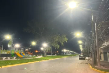 Se colocaron luminarias en varios sectores y este lunes hay nueva licitación