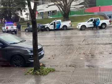 Una pelea entre hinchas terminó con un vecino baleado y una persecución accidentada