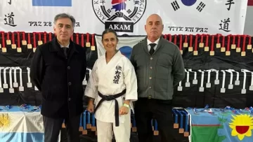 Destacan a Rosa Parson por llevar a su escuela a importante certamen regional