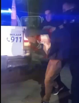 Confrontación en la calle: agreden a una mujer policía