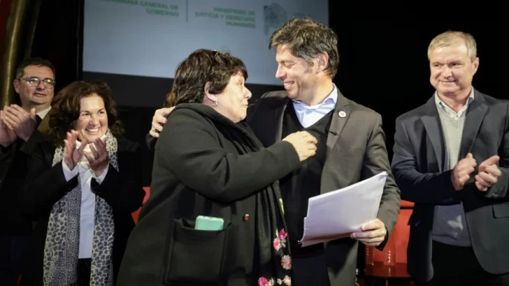 Kicillof entregó viviendas en Monte: “Si acá estuviera alguien de Milei no habría escrituras”