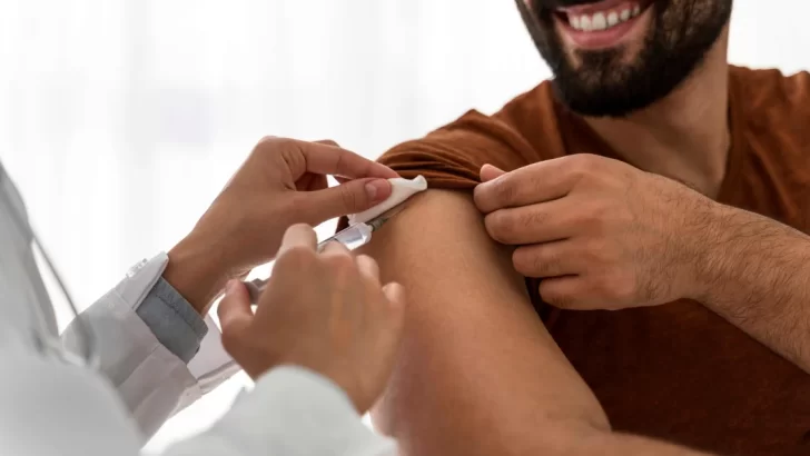 Cuidados ante la llegada del invierno: ¿Quiénes deben darse la vacuna antigripal?