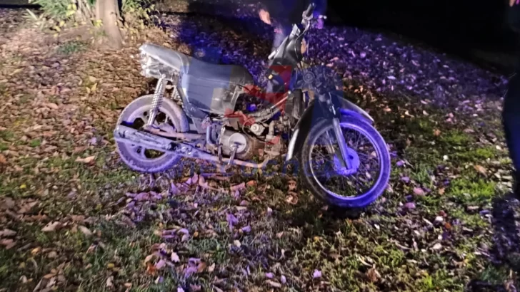 Encuentran una moto tirada en el Anfiteatro