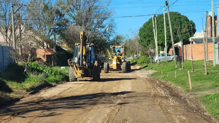 Repararon calles de tierra en diferentes barrios