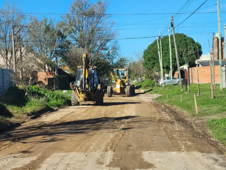 Repararon calles de tierra en diferentes barrios