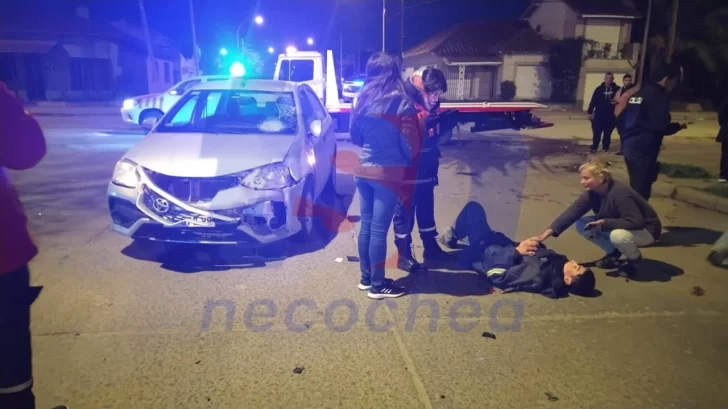Accidente entre un automóvil y una moto en 57 y 44