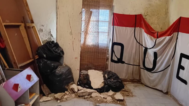 El temporal destrozó parte del Comité radical de Quequén