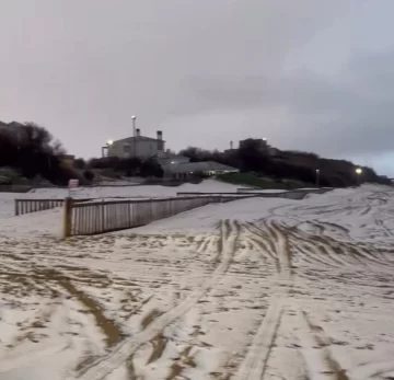 Nevó en la playa y seguirá el frio polar durante la madrugada