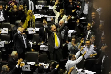 El archivo que condena a todos: la detallada lista de los que votaron la expropiación de YPF