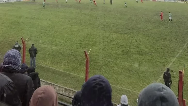 Dominio absoluto de los equipos de la zona A en una tarde de frío y lluvia