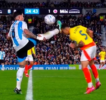 La Selección salvó un punto ante Colombia en un noche complicada