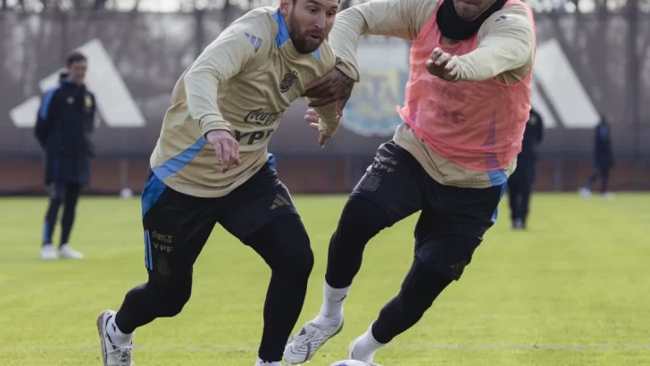 Con Messi como posible titular y otros cambios más Argentina piensa en Colombia