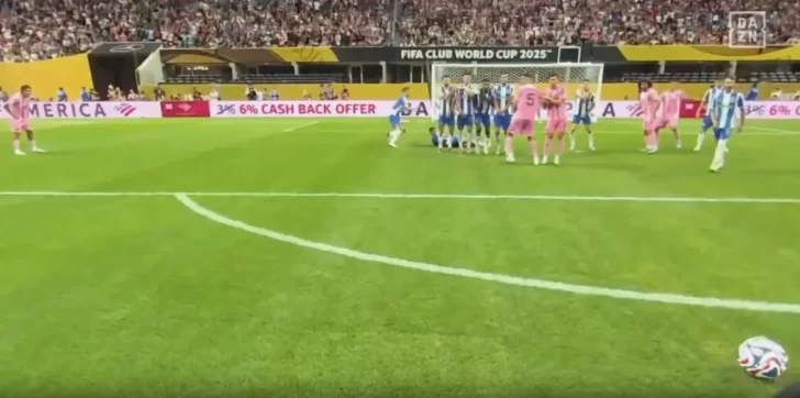 Messi lo hizo otra vez: golazo de tiro libre ante Porto