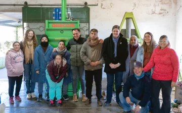 Taller Protegido suma una nueva prensa compactadora