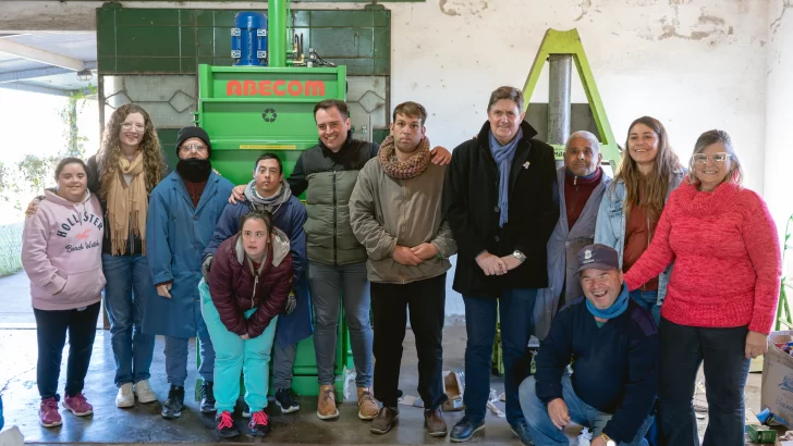 Taller Protegido suma una nueva prensa compactadora