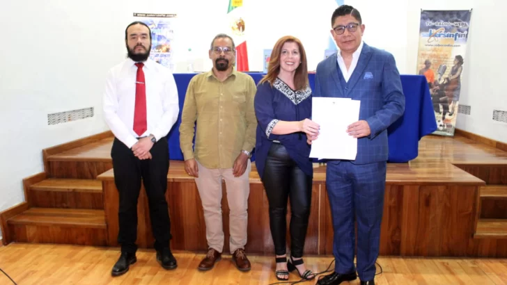 Entregaron en México reconocimiento que dio el Concejo Deliberante