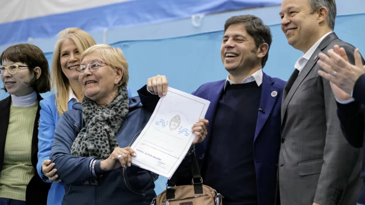 Kicillof y Magario entregaron más de 1.400 escrituras gratuitas