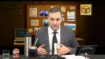 Adorni estrenó su propio “6-7-8” y salió a cruzar a periodistas y a desmentir las “fake news”