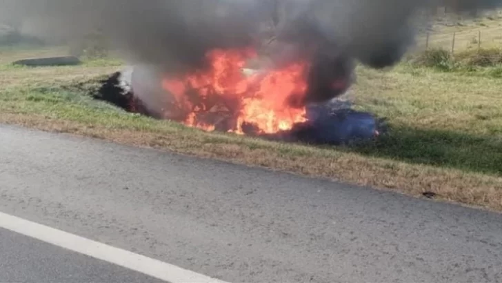Dos muertos en un accidente en la Ruta 2: despiste, choque contra una alcantarilla e incendio