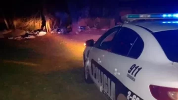 Quedó grabado y lo detuvieron: arrastraba un cadáver hasta un descampado