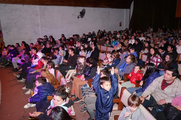 FOTO-Teatro-Municipal-en-invierno2-728x485