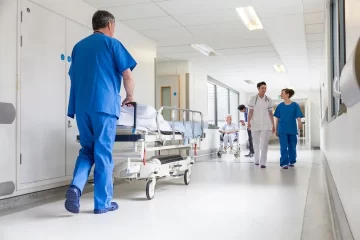 Argentina gasta en salud como Taiwán, Países Bajos, Corea del Sur y Australia, pero está a años luz