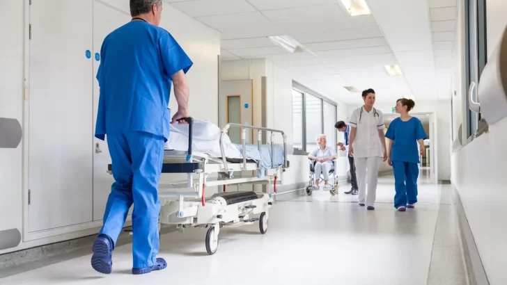 Argentina gasta en salud como Taiwán, Países Bajos, Corea del Sur y Australia, pero está a años luz