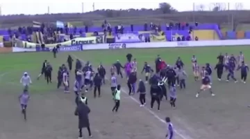 Video: así agredieron a Luis Ventura en un partido de Victoriano Arenas