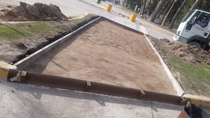 Arreglan veredas y se colocan rampas de acceso en el Parque