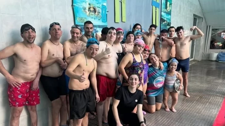 Alumnos de “Todos al agua” y Huracán animaron la etapa local de Bonaerenses en natación PCD