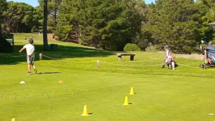 La escuela de “Valientes” del Necochea Golf Club celebró 10 años de vida