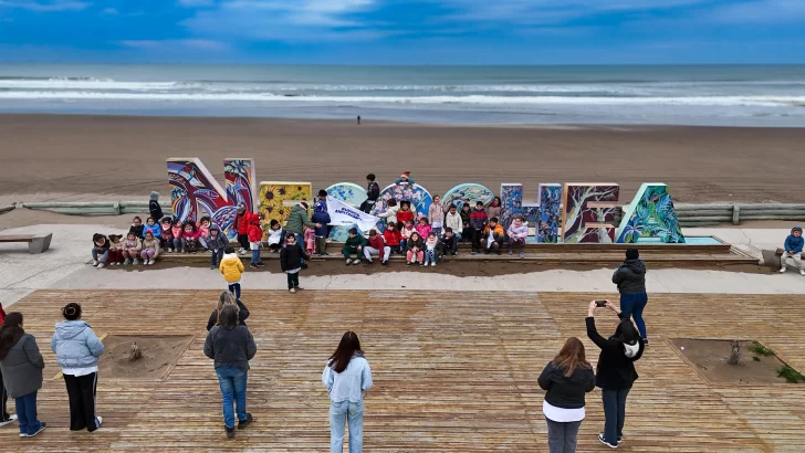 08-08-FOTO-Buenos-Anfitriones-playa-728x410