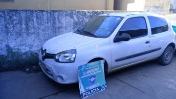 Vino desde Trelew, dejó el auto abandonado y deambulaba por la playa