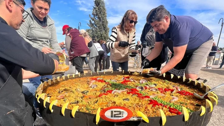 Se viene la tradicional paella solidaria