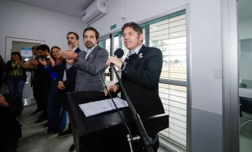 Kicillof inauguró un Centro de Atención Primaria de la Salud en el barrio San Cayetano