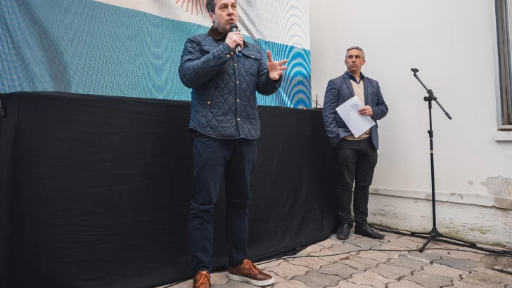 Se acerca la firma de un nuevo leasing por un Arco en C, motoniveladoras y vehículos 0 kilómetro