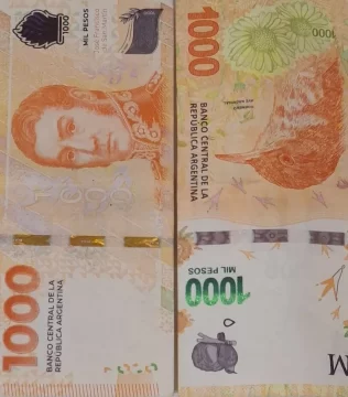Qué significa ordenar billetes de $1000 “cabeza con cabeza”, según la psicología