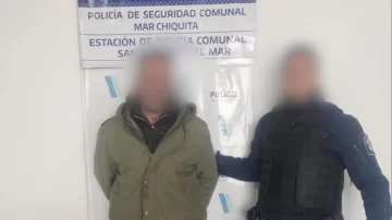 Fue a lo de su ex, la amenazó y la golpeó en la cabeza con un palo de escoba