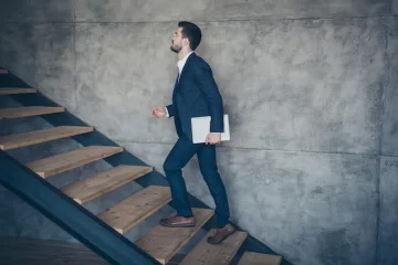 Que significa que una persona cuente siempre los escalones cuando sube o baja por una escalera