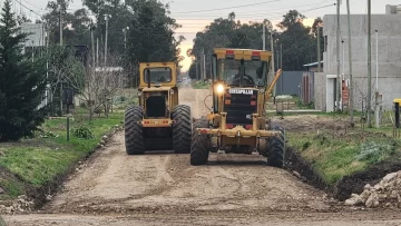 Desarrollan un plan integral de reparación de calles de tierra
