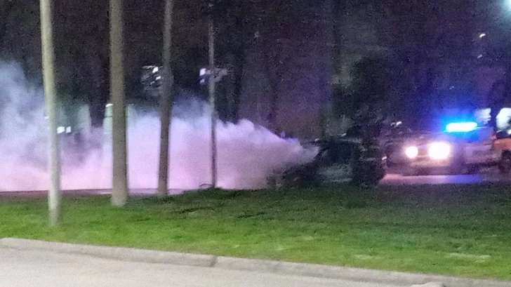 Incendio de un vehículo en 73 y 34