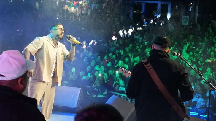 Ante la admiración del público 18 Kilates le puso ritmo al cumpleaños de Quequén